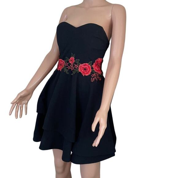 - B Darlin Juniors' Embroidered Strapless Fit & Flare Dress Size 11/12 bla… - Picture 3 of 11